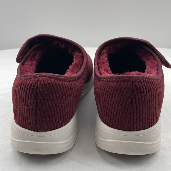 NWOB. FitVille Diabetic Shoes With Warm Fur Lining. 8.5W. - Picture 9 of 12